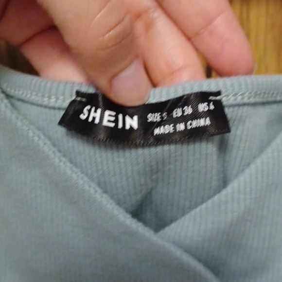 SHEIN Sage Green Crop - Picture 3 of 3
